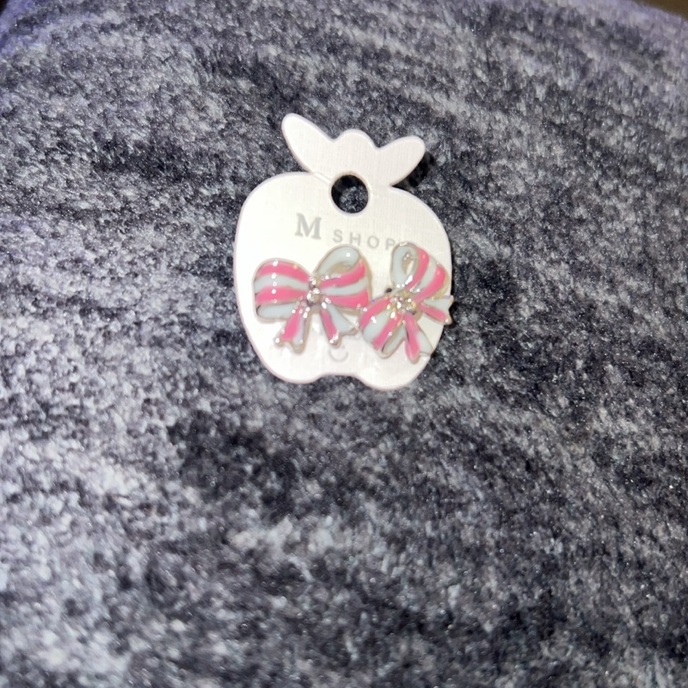 NWT Pink Bow Earrings